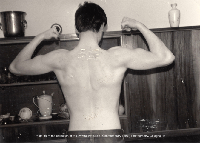 SS21 men_sweet sixteen_young man with biceps